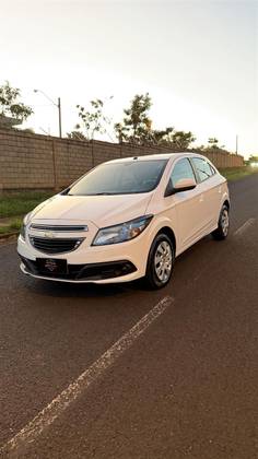 CHEVROLET ONIX 1.4 MPFI LT 8V FLEX 4P AUTOMÁTICO CHEVROLET ONIX 1.4 MPFI LT 8V FLEX 4P AUTOMÁTICO